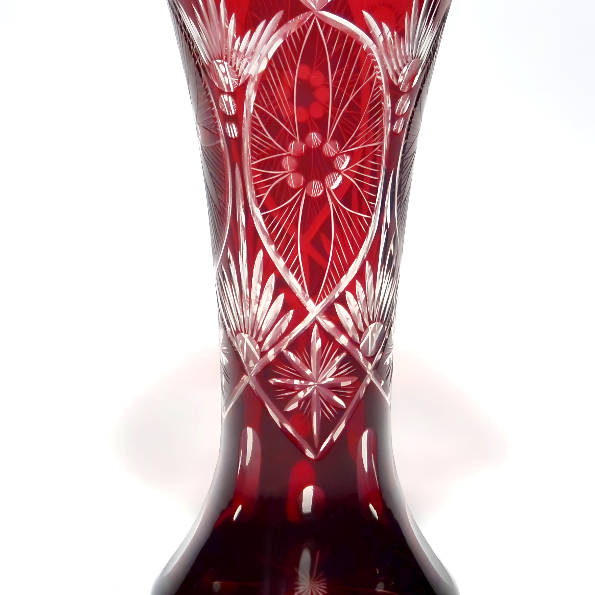 Böhmische Rote Kristallvase Aus Geschliffenem Glas, Mit Blumenmuster, Burgunder Bleikristallvase, Art Deco Graviertes Wohnaccessoire